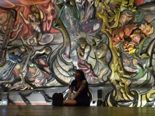 Lost in the crazy artwork of Siqueiros